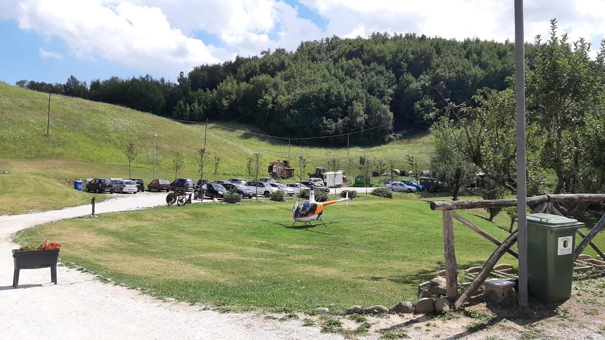 Agriturismo Antica Corte Montatteglia ภายนอก รูปภาพ